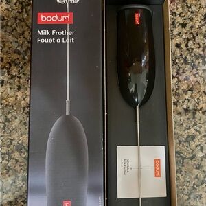 Bodum Electric Milk Frother in Black